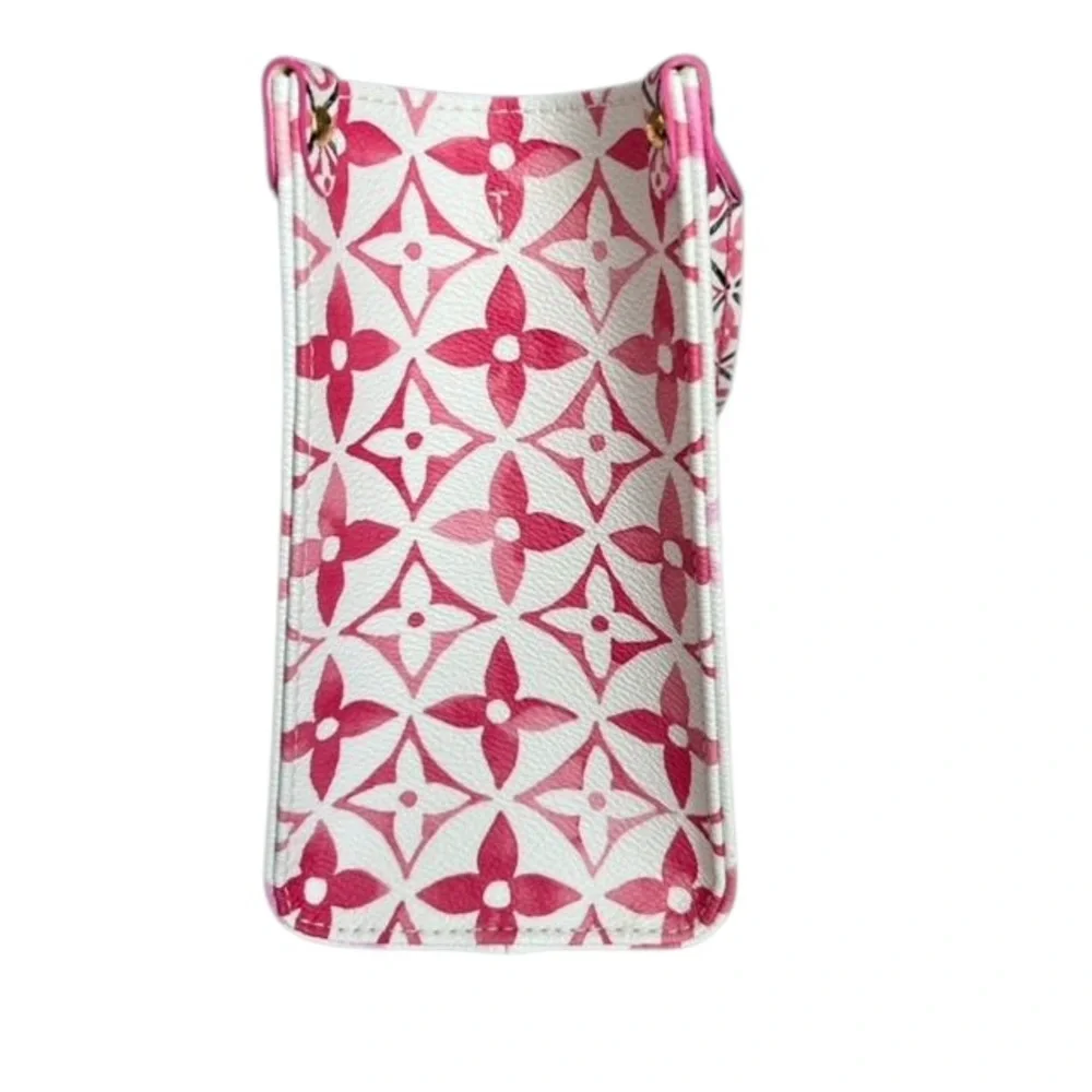 NEW Authentic Louis Vuitton Monogram Giant By The Pool 2.0 On The Go PM Pink Bag - Picture 4 of 13